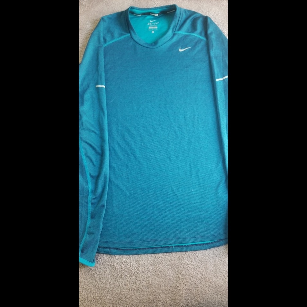 ❗Price is Firm❗Nike Dry Fit Long Sleeve